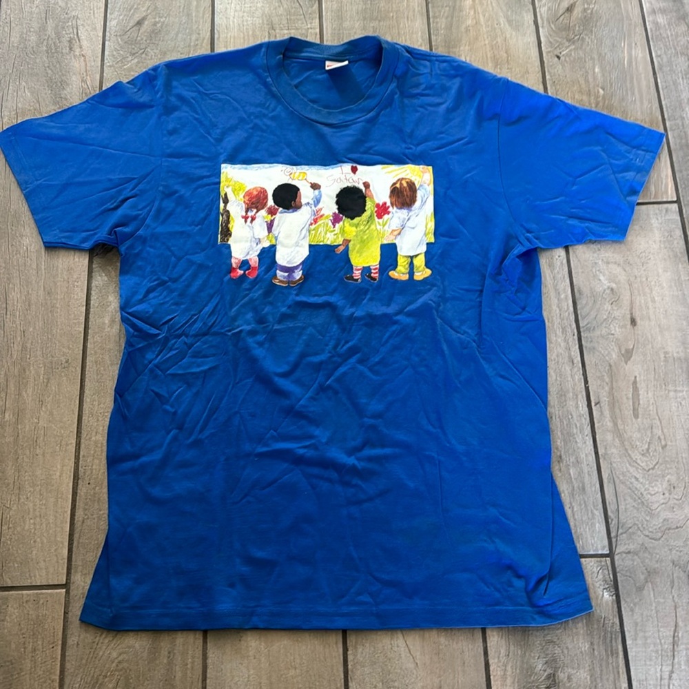 Supreme tshirt